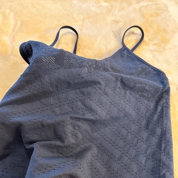 *E by Eloise XS/S cropped cami - Picture 4 of 5